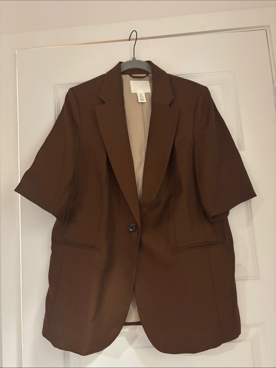 H&M Jackets & Blazers - H&M Short-Sleeve Tailored Blazer in Brown